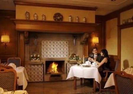 Parkhotel Hohenfeld 4*