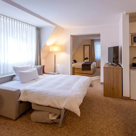 Hotel Parkhotel Hohenfeld 4*