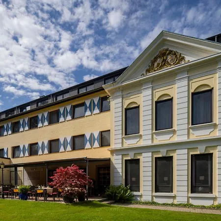 Hotel Parkhotel Hohenfeld 4*