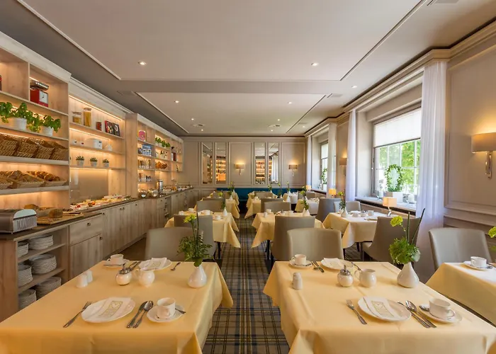 Hotel Parkhotel Hohenfeld 4*